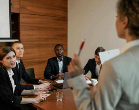 Negotiation classes | Business communication and leadership training