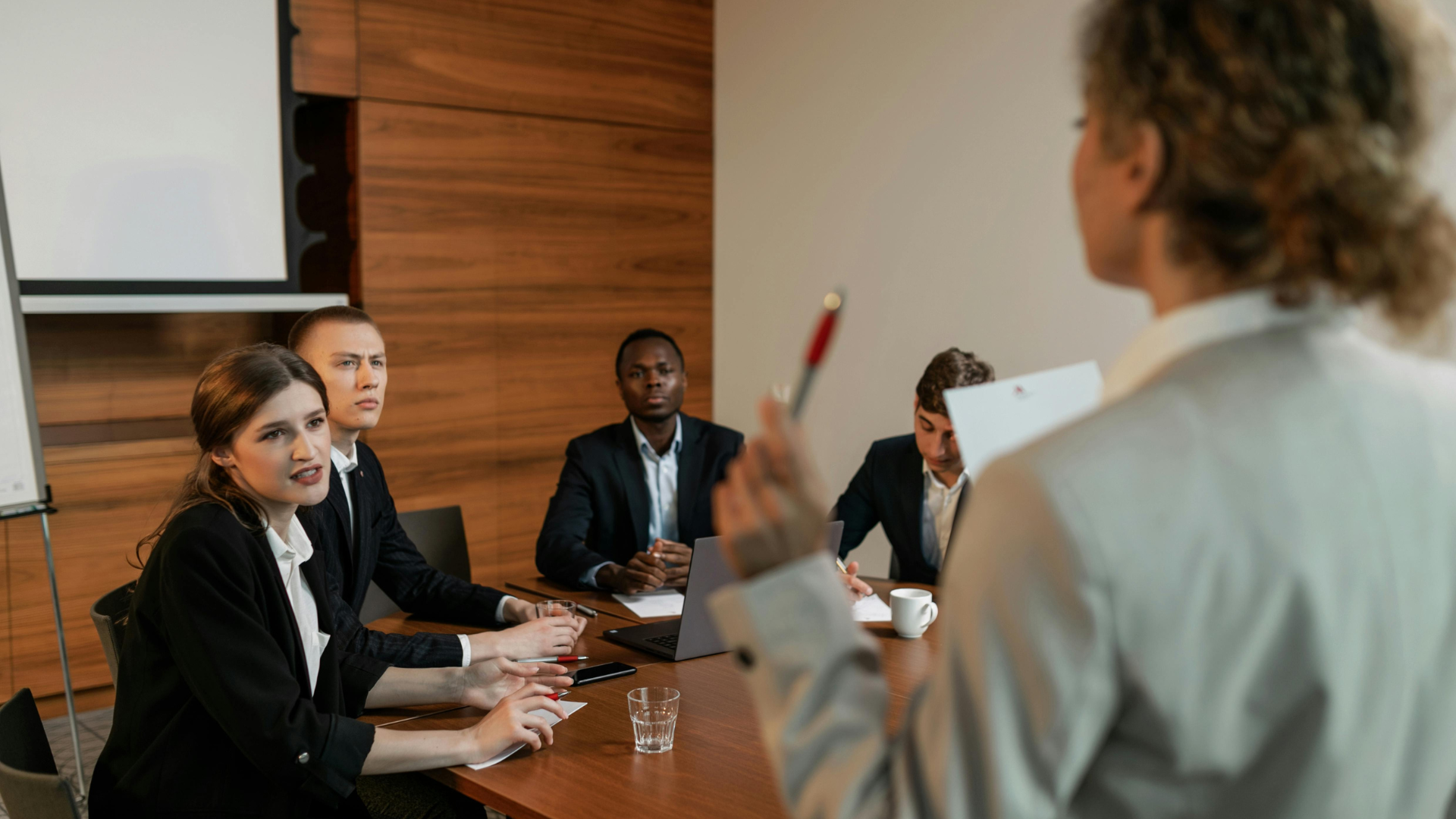 Negotiation classes | Business communication and leadership training